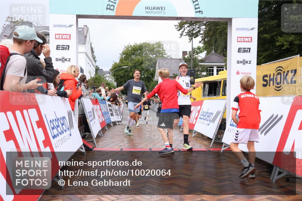 30.08.2026 - Blankeneser Heldenlauf Lena Gebhardt http://msf.ph/oto/10020064 30.08.2026 09:42:50 Ziel 1219, 1255, 1631, 1632, 1652, 1653 meine-sportfotos.de