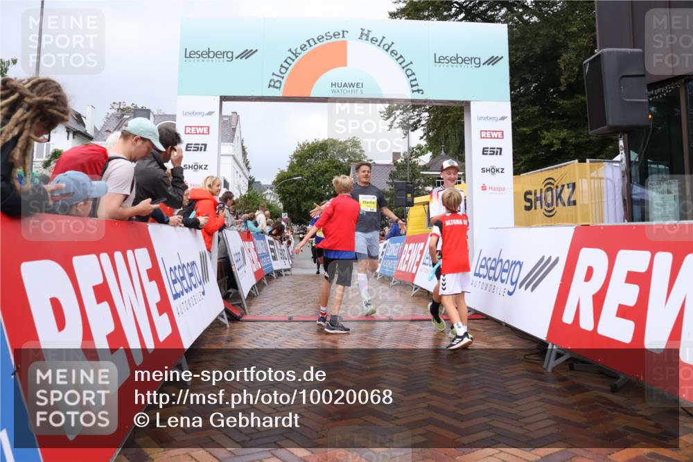 30.08.2026 - Blankeneser Heldenlauf Lena Gebhardt http://msf.ph/oto/10020068 30.08.2026 09:42:51 Ziel 1219, 1255, 1631, 1632, 1652, 1653 meine-sportfotos.de