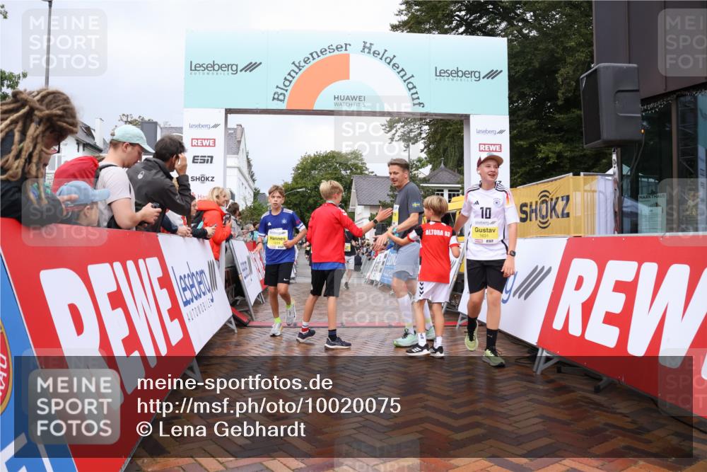 30.08.2026 - Blankeneser Heldenlauf Lena Gebhardt http://msf.ph/oto/10020075 30.08.2026 09:42:52 Ziel 1219, 1255, 1631, 1632, 1652, 1653 meine-sportfotos.de