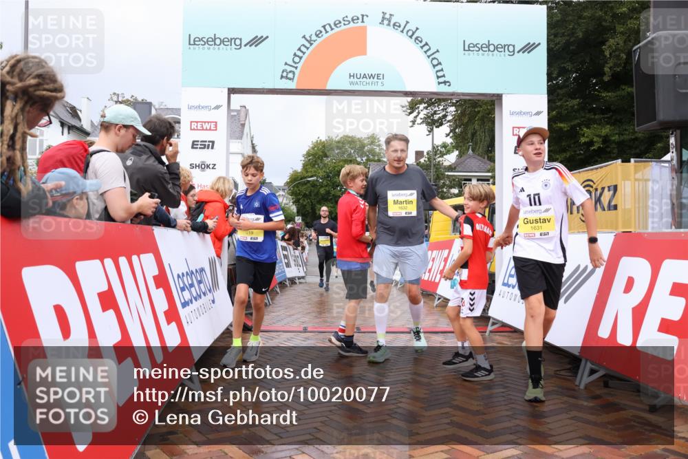 30.08.2026 - Blankeneser Heldenlauf Lena Gebhardt http://msf.ph/oto/10020077 30.08.2026 09:42:52 Ziel 1219, 1255, 1631, 1632, 1652, 1653 meine-sportfotos.de