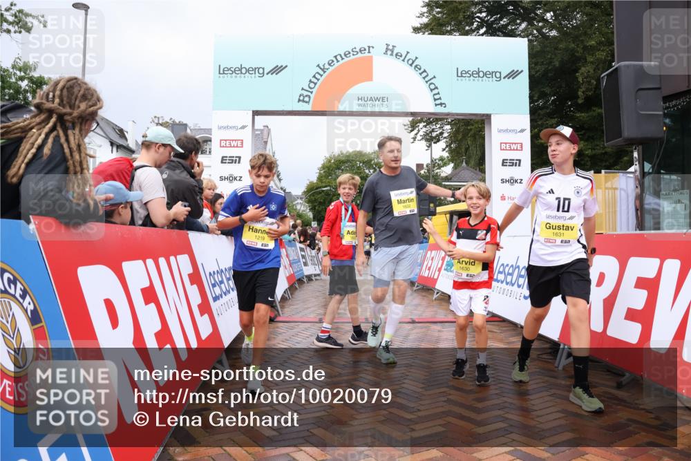 30.08.2026 - Blankeneser Heldenlauf Lena Gebhardt http://msf.ph/oto/10020079 30.08.2026 09:42:53 Ziel 1084, 1219, 1255, 1631, 1632, 1652, 1653 meine-sportfotos.de