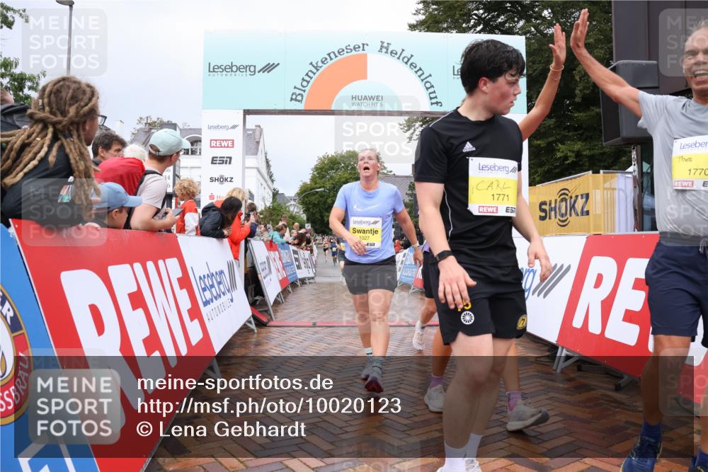 30.08.2026 - Blankeneser Heldenlauf Lena Gebhardt http://msf.ph/oto/10020123 30.08.2026 09:43:03 Ziel 1027, 1084, 1155, 1163, 1363, 1770, 1771, 1772 meine-sportfotos.de