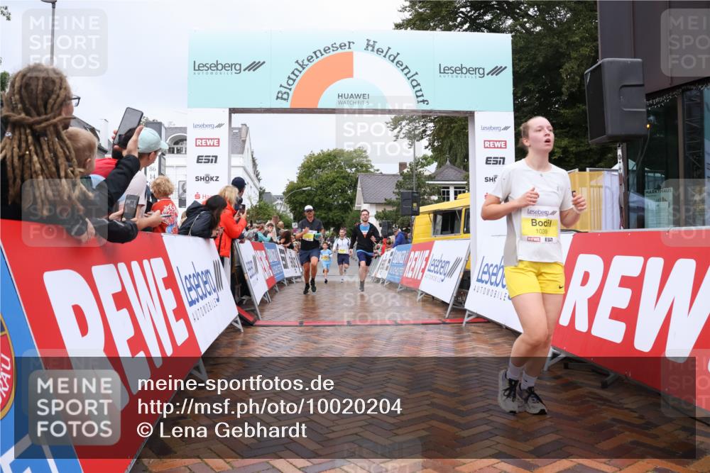 30.08.2026 - Blankeneser Heldenlauf Lena Gebhardt http://msf.ph/oto/10020204 30.08.2026 09:43:33 Ziel 1039, 1360, 1361, 1796, 3597 meine-sportfotos.de