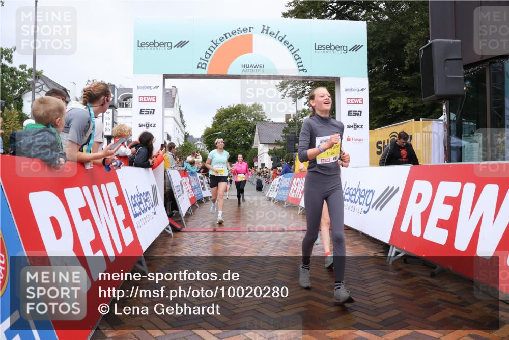 30.08.2026 - Blankeneser Heldenlauf Lena Gebhardt http://msf.ph/oto/10020280 30.08.2026 09:43:54 Ziel 1061, 1174, 1184, 1381, 1461, 1691, 1738 meine-sportfotos.de