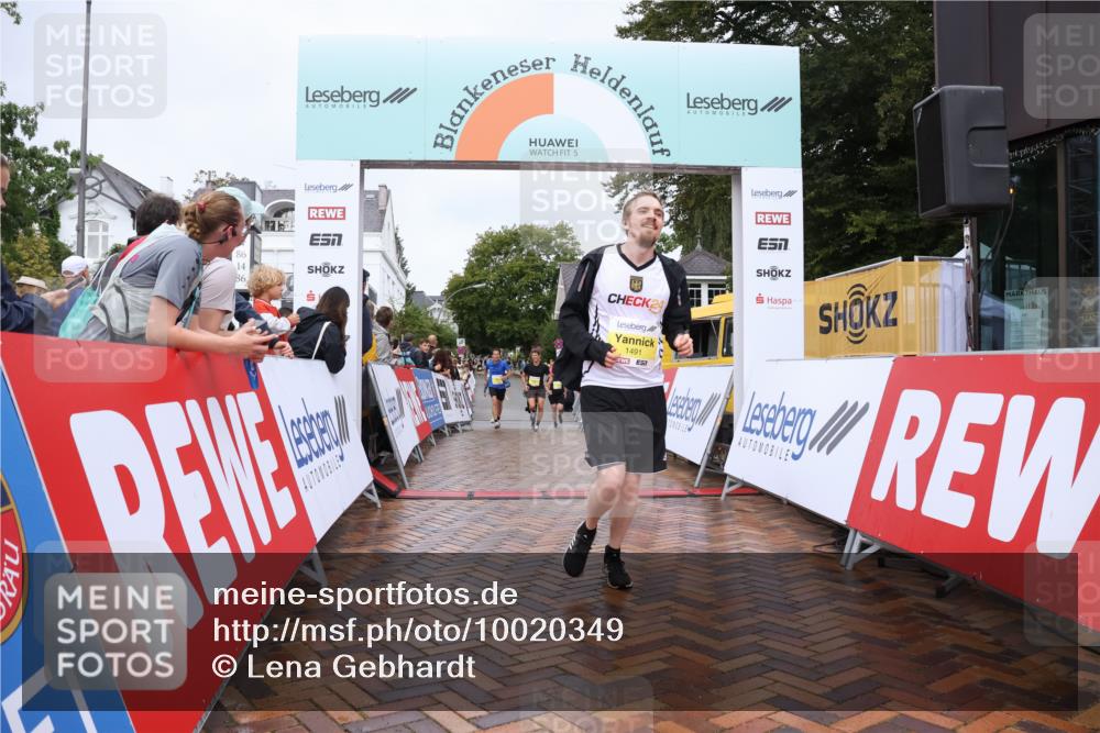 30.08.2026 - Blankeneser Heldenlauf Lena Gebhardt http://msf.ph/oto/10020349 30.08.2026 09:44:15 Ziel 1095, 1096, 1182, 1202, 1491, 1650, 1756 meine-sportfotos.de