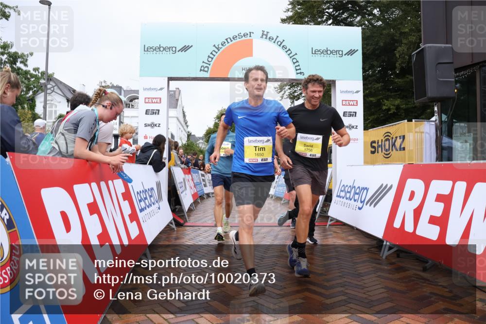 30.08.2026 - Blankeneser Heldenlauf Lena Gebhardt http://msf.ph/oto/10020373 30.08.2026 09:44:19 Ziel 1095, 1096, 1182, 1304, 1491, 1650, 1756 meine-sportfotos.de