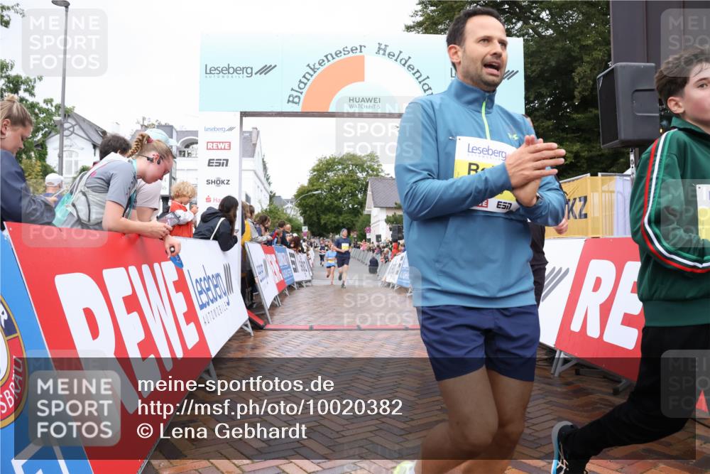 30.08.2026 - Blankeneser Heldenlauf Lena Gebhardt http://msf.ph/oto/10020382 30.08.2026 09:44:21 Ziel 1095, 1096, 1182, 1304, 1491, 1613, 1650, 1756 meine-sportfotos.de