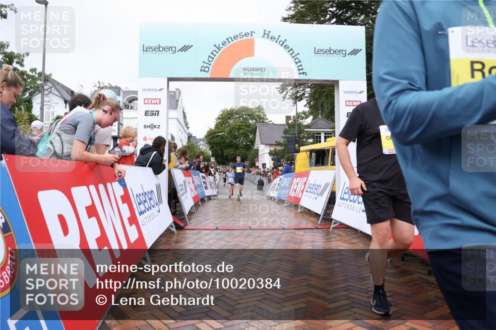 30.08.2026 - Blankeneser Heldenlauf Lena Gebhardt http://msf.ph/oto/10020384 30.08.2026 09:44:21 Ziel 1095, 1096, 1182, 1304, 1491, 1613, 1650, 1756 meine-sportfotos.de