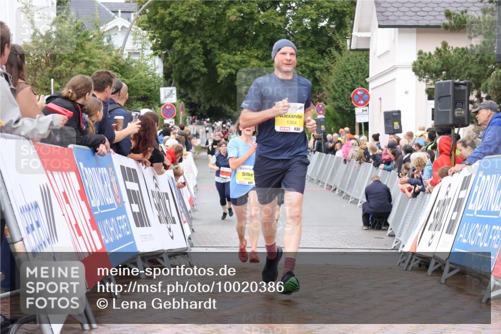 30.08.2026 - Blankeneser Heldenlauf Lena Gebhardt http://msf.ph/oto/10020386 30.08.2026 09:44:22 Ziel 1095, 1096, 1182, 1304, 1613, 1650, 1756 meine-sportfotos.de