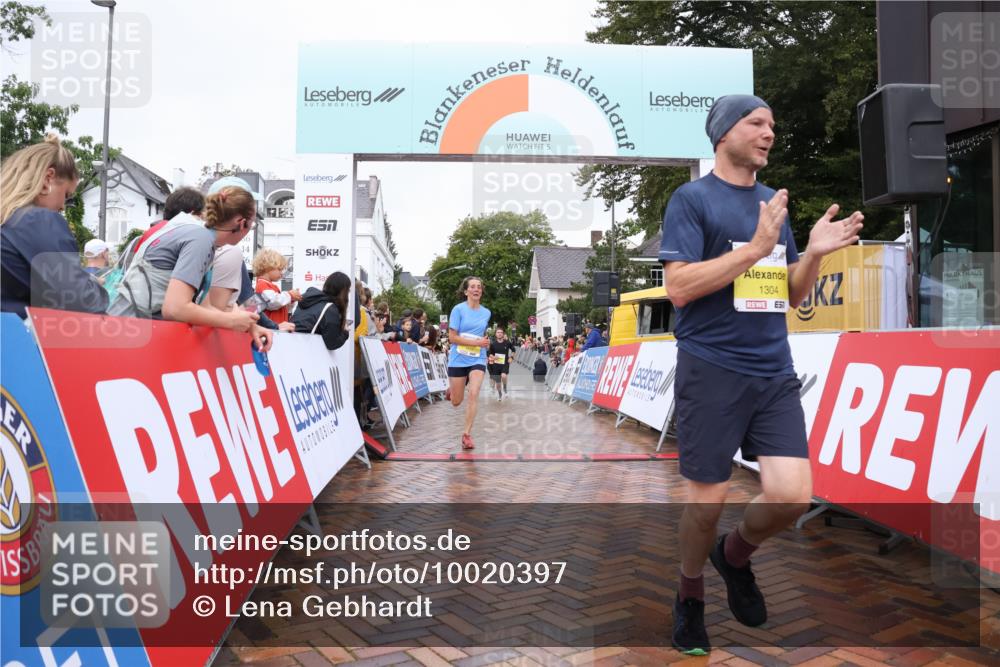 30.08.2026 - Blankeneser Heldenlauf Lena Gebhardt http://msf.ph/oto/10020397 30.08.2026 09:44:25 Ziel 1024, 1095, 1096, 1182, 1304, 1613, 1650, 1756 meine-sportfotos.de