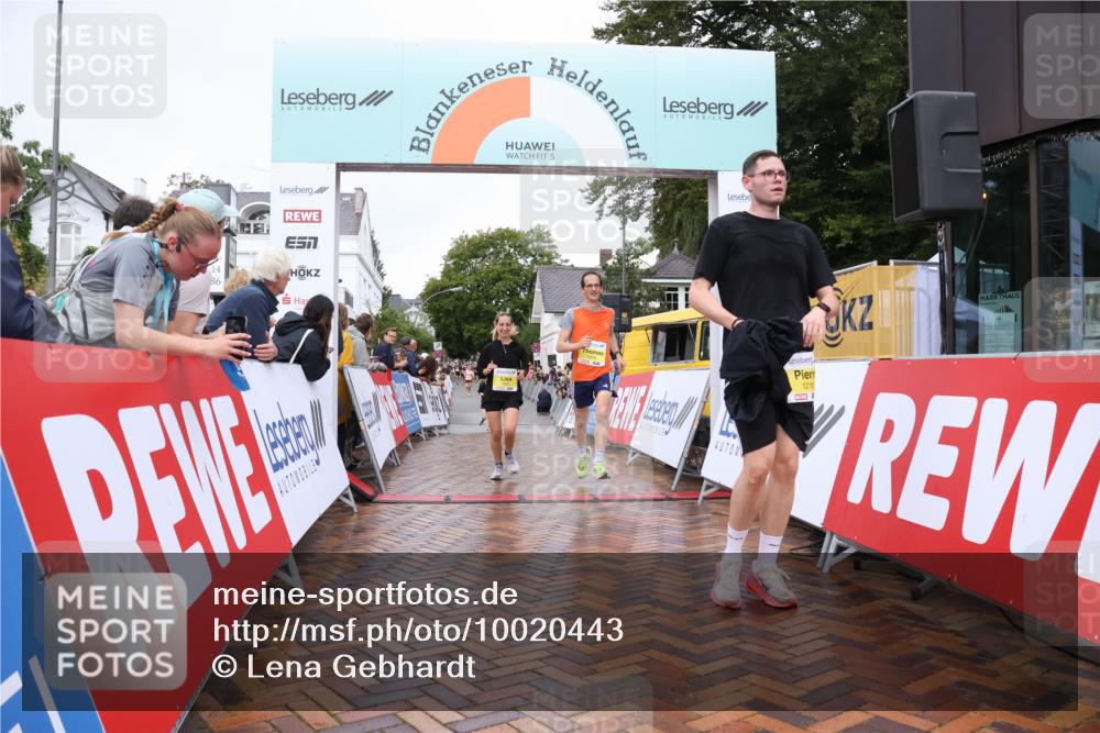 30.08.2026 - Blankeneser Heldenlauf Lena Gebhardt http://msf.ph/oto/10020443 30.08.2026 09:44:36 Ziel 1216, 1475, 1625, 3659, 3660 meine-sportfotos.de