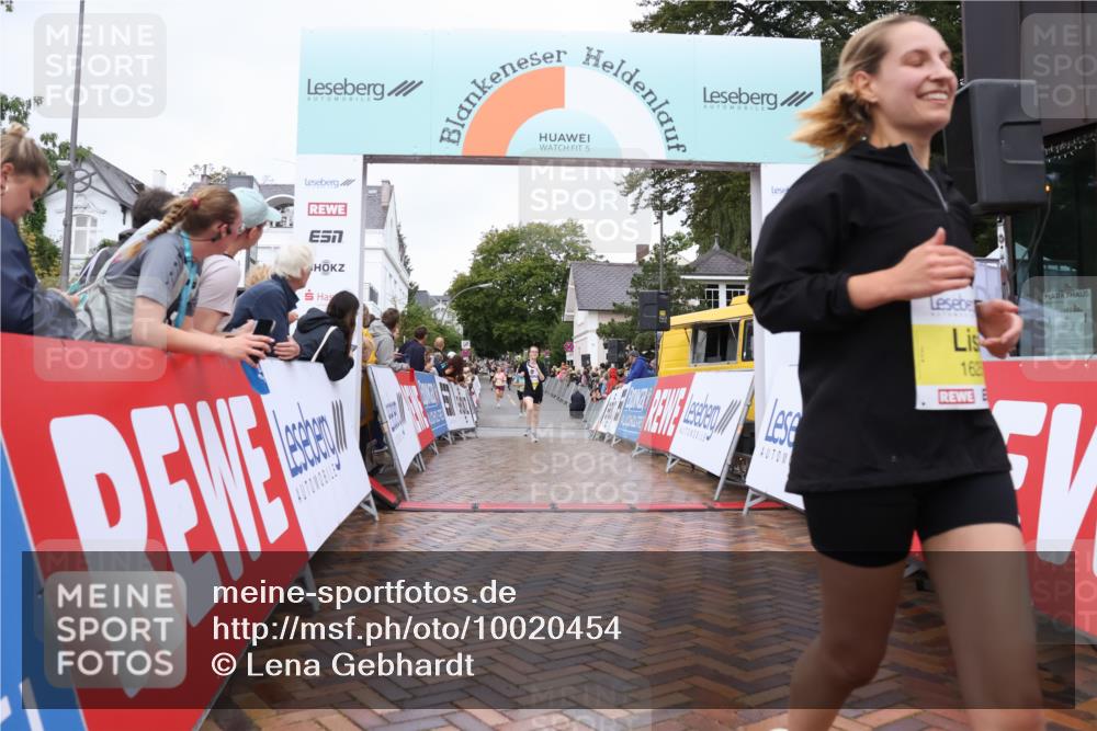 30.08.2026 - Blankeneser Heldenlauf Lena Gebhardt http://msf.ph/oto/10020454 30.08.2026 09:44:38 Ziel 1216, 1475, 1497, 1625, 3659, 3660 meine-sportfotos.de
