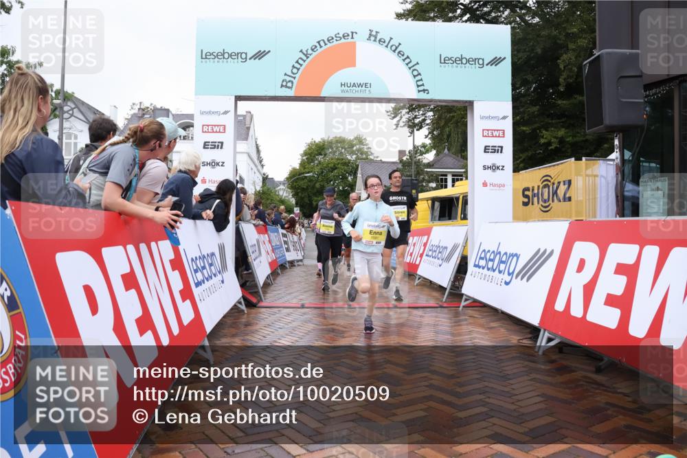 30.08.2026 - Blankeneser Heldenlauf Lena Gebhardt http://msf.ph/oto/10020509 30.08.2026 09:44:56 Ziel 1109, 1131, 1139, 1187, 1319, 1414, 1478, 1581, 1643, 1806, 1807 meine-sportfotos.de