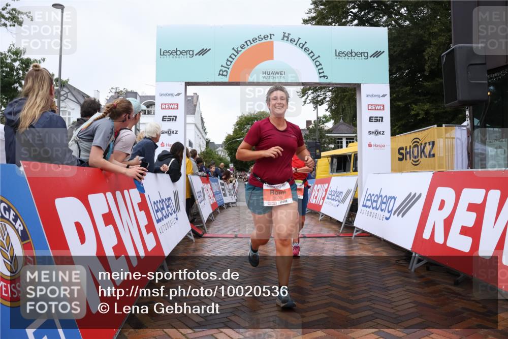 30.08.2026 - Blankeneser Heldenlauf Lena Gebhardt http://msf.ph/oto/10020536 30.08.2026 09:45:03 Ziel 1026, 1109, 1131, 1139, 1414, 1478, 1581, 1806, 1807, 3539, 3701 meine-sportfotos.de