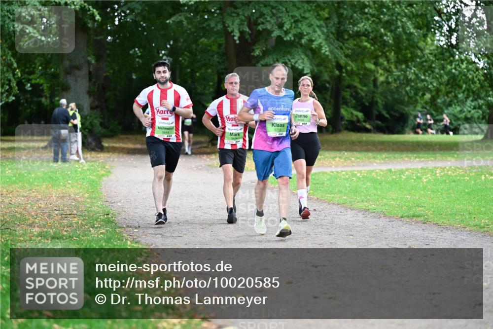 30.08.2026 - Blankeneser Heldenlauf Dr. Thomas Lammeyer http://msf.ph/oto/10020585 30.08.2026 10:11:42 Laufen 5649, 5666, 5715, 5552 meine-sportfotos.de