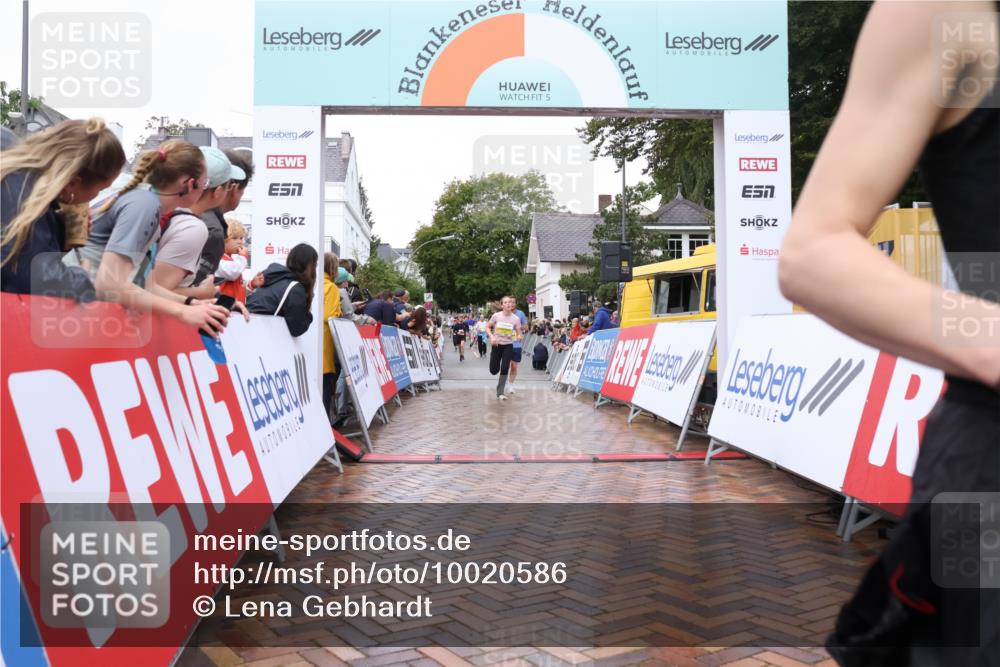 30.08.2026 - Blankeneser Heldenlauf Lena Gebhardt http://msf.ph/oto/10020586 30.08.2026 09:45:16 Ziel 1125, 1152, 1462, 1648, 1686, 1717, 3545 meine-sportfotos.de