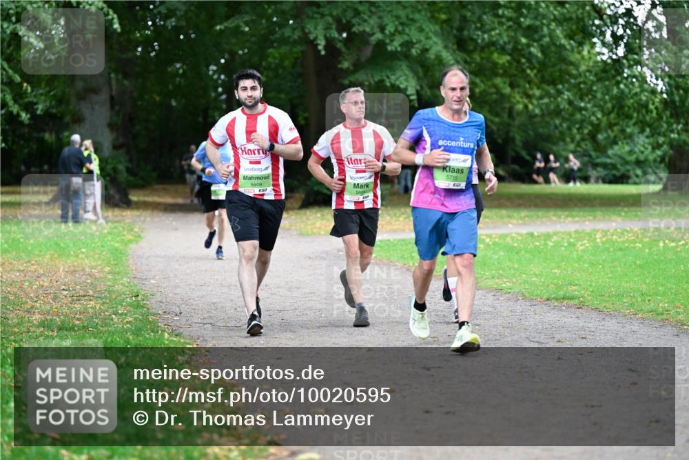 30.08.2026 - Blankeneser Heldenlauf Dr. Thomas Lammeyer http://msf.ph/oto/10020595 30.08.2026 10:11:43 Laufen 5649, 5668, 5715 meine-sportfotos.de