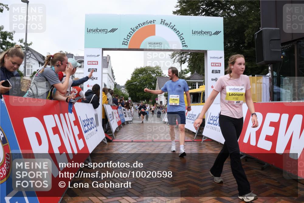 30.08.2026 - Blankeneser Heldenlauf Lena Gebhardt http://msf.ph/oto/10020598 30.08.2026 09:45:20 Ziel 1152, 1462, 1686, 1717, 3625 meine-sportfotos.de