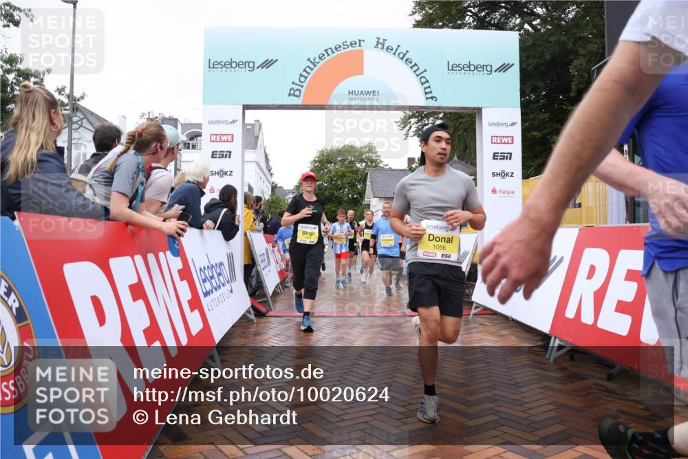 30.08.2026 - Blankeneser Heldenlauf Lena Gebhardt http://msf.ph/oto/10020624 30.08.2026 09:45:29 Ziel 1056, 1117, 1185, 1199, 1204, 1354, 1379, 1419, 1420, 1455, 1608, 1710, 1754, 1764, 3625 meine-sportfotos.de