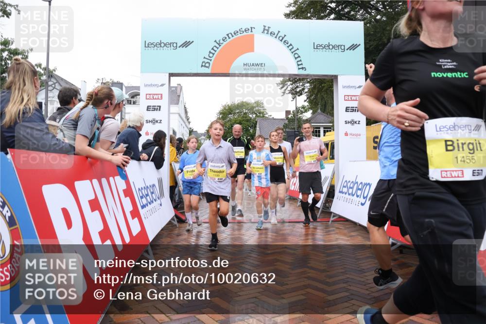 30.08.2026 - Blankeneser Heldenlauf Lena Gebhardt http://msf.ph/oto/10020632 30.08.2026 09:45:31 Ziel 1056, 1117, 1185, 1199, 1204, 1354, 1379, 1419, 1420, 1455, 1600, 1608, 1710, 1754, 1764, 3625 meine-sportfotos.de
