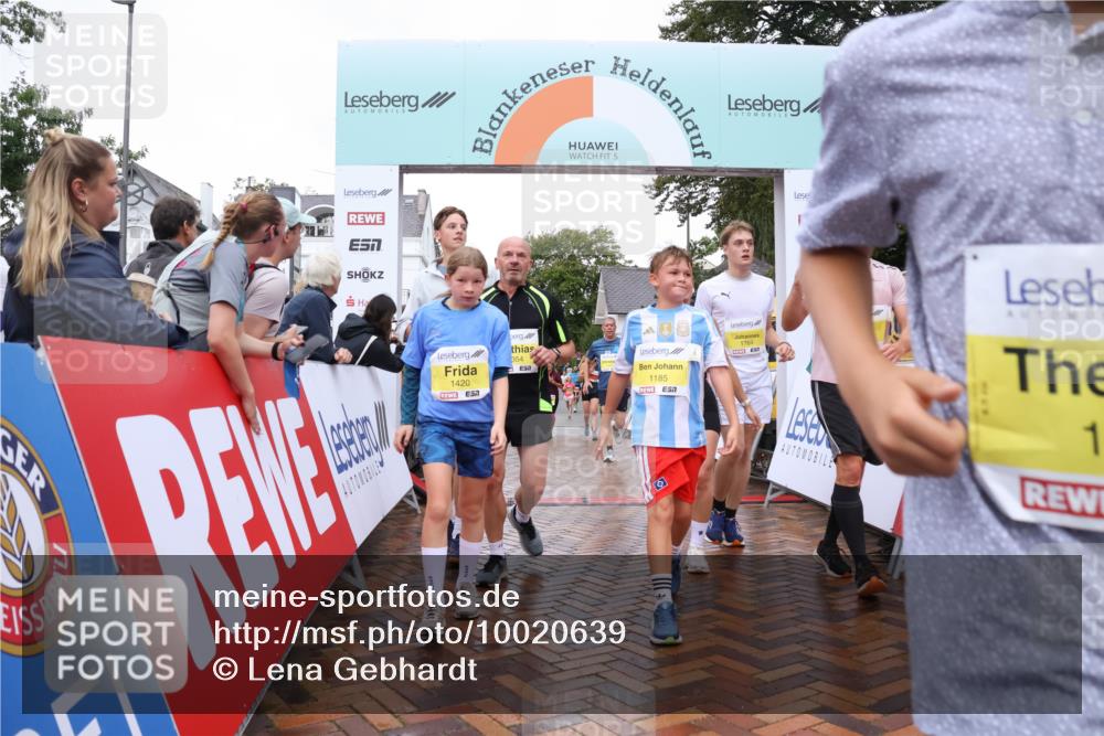 30.08.2026 - Blankeneser Heldenlauf Lena Gebhardt http://msf.ph/oto/10020639 30.08.2026 09:45:33 Ziel 1056, 1100, 1117, 1185, 1199, 1204, 1354, 1379, 1419, 1420, 1455, 1505, 1506, 1600, 1608, 1710, 1754, 1764, 3526 meine-sportfotos.de