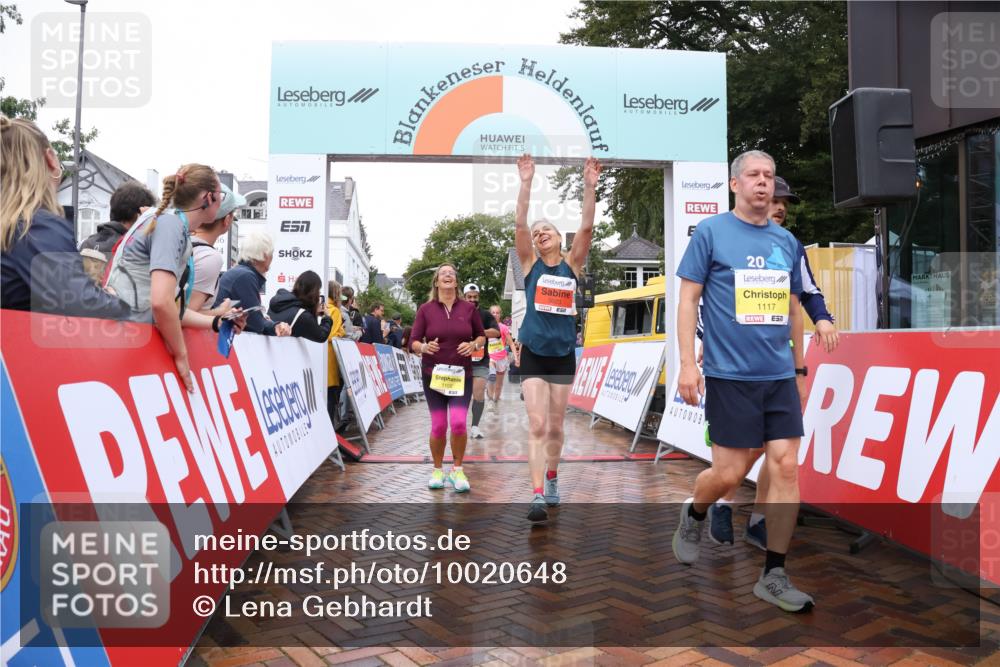 30.08.2026 - Blankeneser Heldenlauf Lena Gebhardt http://msf.ph/oto/10020648 30.08.2026 09:45:37 Ziel 1100, 1117, 1185, 1199, 1204, 1354, 1419, 1420, 1505, 1506, 1600, 1608, 1754, 1764, 3526 meine-sportfotos.de