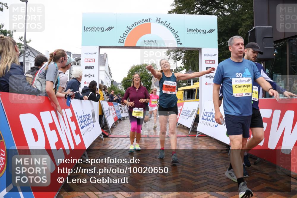30.08.2026 - Blankeneser Heldenlauf Lena Gebhardt http://msf.ph/oto/10020650 30.08.2026 09:45:37 Ziel 1100, 1117, 1185, 1199, 1204, 1354, 1419, 1420, 1505, 1506, 1600, 1608, 1754, 1764, 3526 meine-sportfotos.de