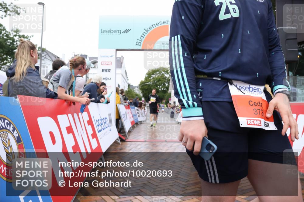 30.08.2026 - Blankeneser Heldenlauf Lena Gebhardt http://msf.ph/oto/10020693 30.08.2026 09:45:47 Ziel 1033, 1164, 1176, 1231, 1234, 1305, 3647, 3648, 3733 meine-sportfotos.de