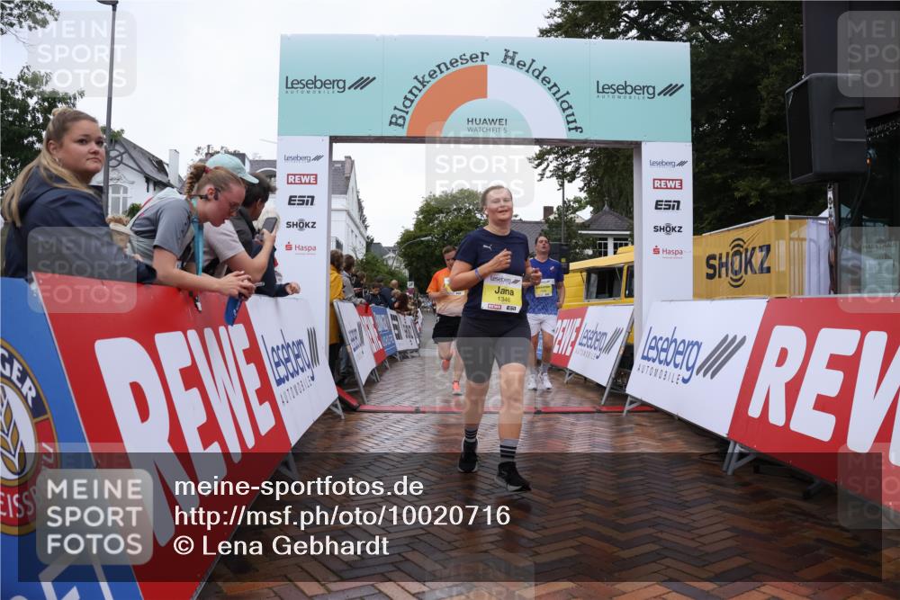 30.08.2026 - Blankeneser Heldenlauf Lena Gebhardt http://msf.ph/oto/10020716 30.08.2026 09:45:56 Ziel 1164, 1176, 1191, 1231, 1346, 1690 meine-sportfotos.de