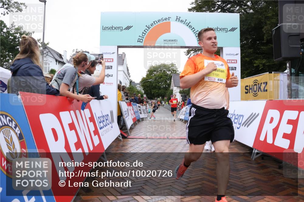 30.08.2026 - Blankeneser Heldenlauf Lena Gebhardt http://msf.ph/oto/10020726 30.08.2026 09:45:59 Ziel 1176, 1191, 1231, 1346, 1596, 1690 meine-sportfotos.de
