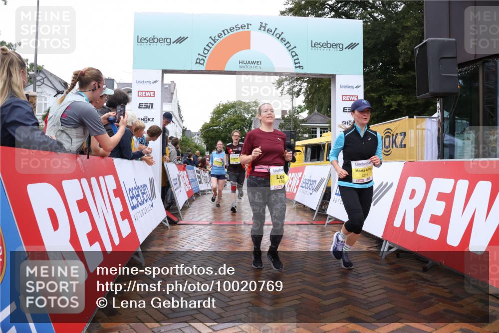 30.08.2026 - Blankeneser Heldenlauf Lena Gebhardt http://msf.ph/oto/10020769 30.08.2026 09:46:20 Ziel 1143, 1218, 1283, 1299, 1483, 1584, 1651, 1730, 3716 meine-sportfotos.de
