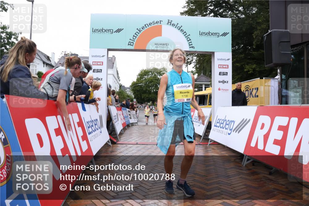 30.08.2026 - Blankeneser Heldenlauf Lena Gebhardt http://msf.ph/oto/10020788 30.08.2026 09:46:23 Ziel 1037, 1143, 1218, 1283, 1299, 1483, 1584, 1651, 1730 meine-sportfotos.de