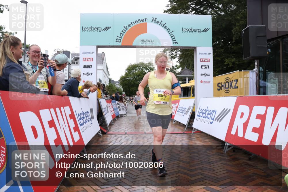 30.08.2026 - Blankeneser Heldenlauf Lena Gebhardt http://msf.ph/oto/10020806 30.08.2026 09:46:30 Ziel 1037, 1238, 1261, 1277 meine-sportfotos.de
