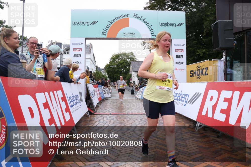 30.08.2026 - Blankeneser Heldenlauf Lena Gebhardt http://msf.ph/oto/10020808 30.08.2026 09:46:30 Ziel 1037, 1238, 1261, 1277 meine-sportfotos.de