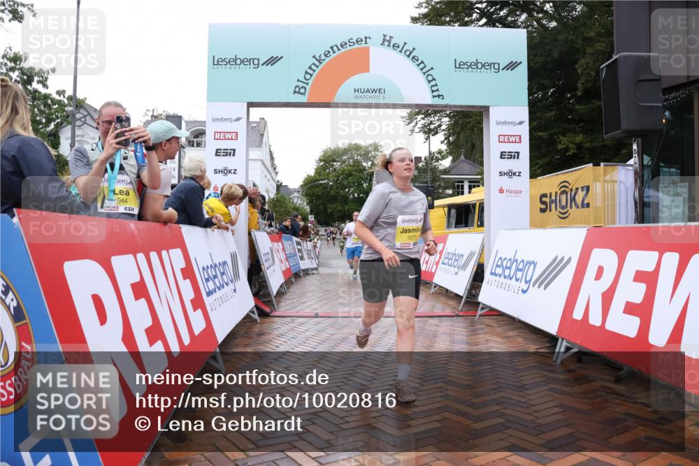 30.08.2026 - Blankeneser Heldenlauf Lena Gebhardt http://msf.ph/oto/10020816 30.08.2026 09:46:33 Ziel 1037, 1238, 1261, 1277 meine-sportfotos.de