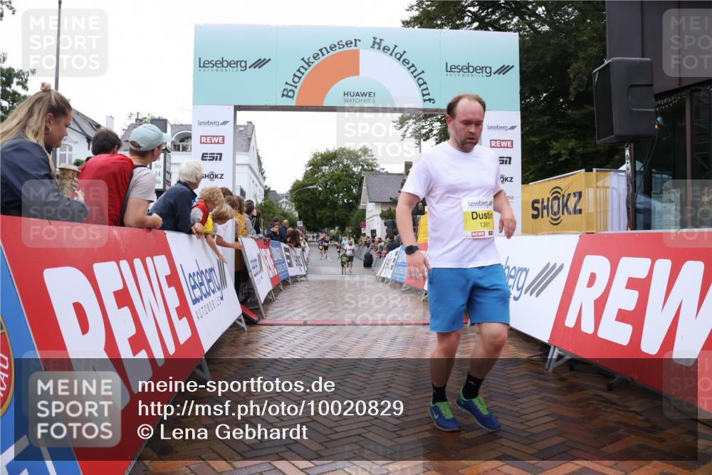 30.08.2026 - Blankeneser Heldenlauf Lena Gebhardt http://msf.ph/oto/10020829 30.08.2026 09:46:36 Ziel 1238, 1261, 1277 meine-sportfotos.de