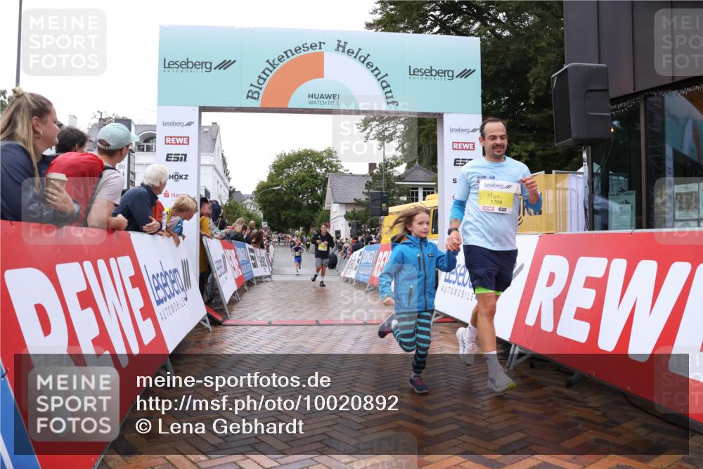 30.08.2026 - Blankeneser Heldenlauf Lena Gebhardt http://msf.ph/oto/10020892 30.08.2026 09:46:54 Ziel 1098, 1385, 1519, 1572, 1799 meine-sportfotos.de