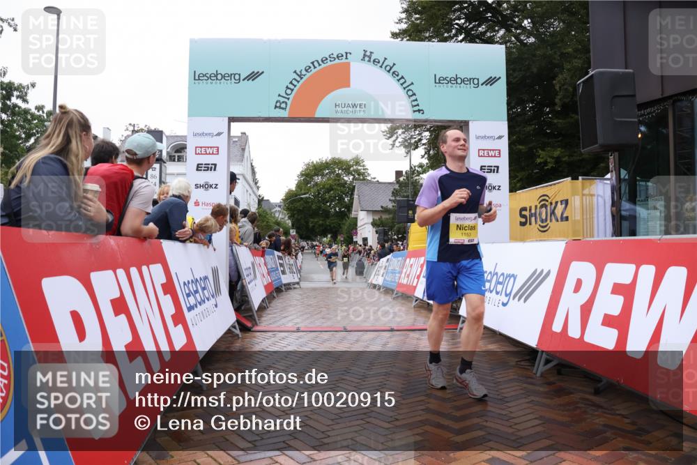 30.08.2026 - Blankeneser Heldenlauf Lena Gebhardt http://msf.ph/oto/10020915 30.08.2026 09:47:03 Ziel 1098, 1153, 1609 meine-sportfotos.de