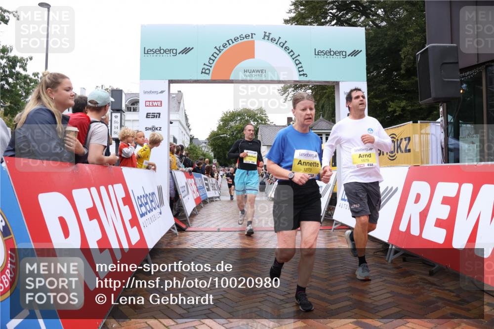 30.08.2026 - Blankeneser Heldenlauf Lena Gebhardt http://msf.ph/oto/10020980 30.08.2026 09:47:23 Ziel 1145, 1175, 1252, 1273, 1276, 1291, 1292, 1302, 1579, 1607 meine-sportfotos.de