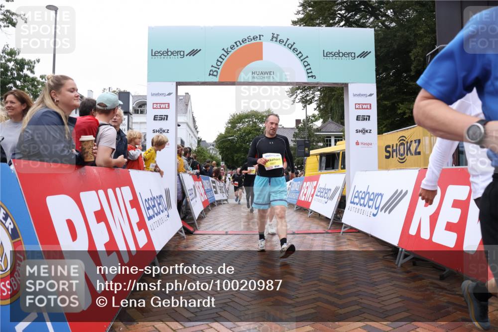 30.08.2026 - Blankeneser Heldenlauf Lena Gebhardt http://msf.ph/oto/10020987 30.08.2026 09:47:24 Ziel 1145, 1175, 1252, 1273, 1276, 1291, 1292, 1302, 1579, 1607, 3546 meine-sportfotos.de