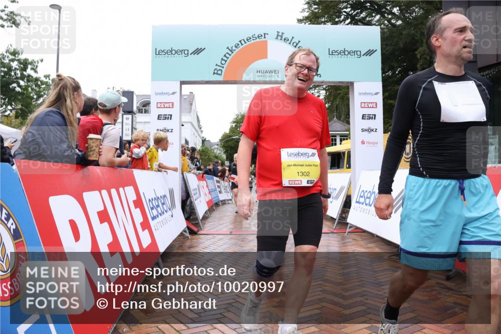 30.08.2026 - Blankeneser Heldenlauf Lena Gebhardt http://msf.ph/oto/10020997 30.08.2026 09:47:26 Ziel 1145, 1175, 1252, 1273, 1276, 1302, 1579, 1607, 3546 meine-sportfotos.de