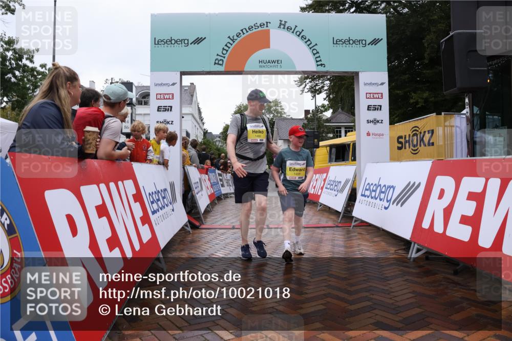 30.08.2026 - Blankeneser Heldenlauf Lena Gebhardt http://msf.ph/oto/10021018 30.08.2026 09:47:33 Ziel 1175, 1252, 1459, 1460, 3546 meine-sportfotos.de