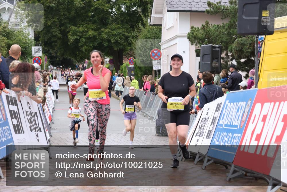 30.08.2026 - Blankeneser Heldenlauf Lena Gebhardt http://msf.ph/oto/10021025 30.08.2026 09:47:38 Ziel 1275, 1459, 1460, 1735 meine-sportfotos.de