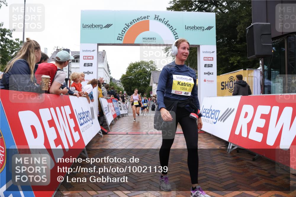30.08.2026 - Blankeneser Heldenlauf Lena Gebhardt http://msf.ph/oto/10021139 30.08.2026 09:48:11 Ziel 1004, 1005, 1171, 1359, 1605, 1606, 1765, 1794 meine-sportfotos.de