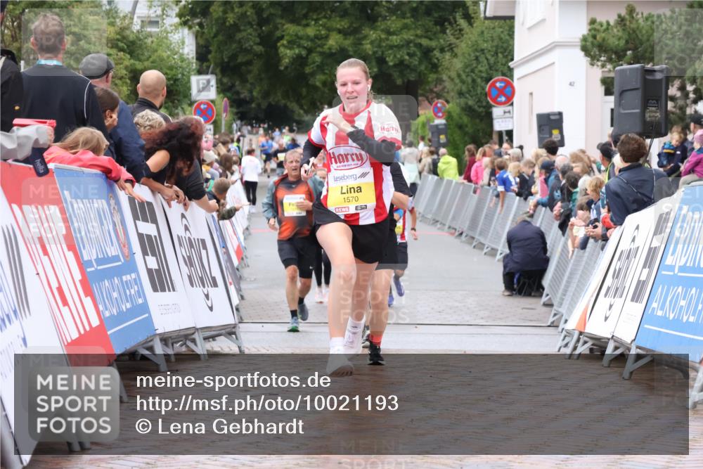 30.08.2026 - Blankeneser Heldenlauf Lena Gebhardt http://msf.ph/oto/10021193 30.08.2026 09:48:24 Ziel 1091, 1249, 1440, 1569, 1570, 1594, 1776 meine-sportfotos.de