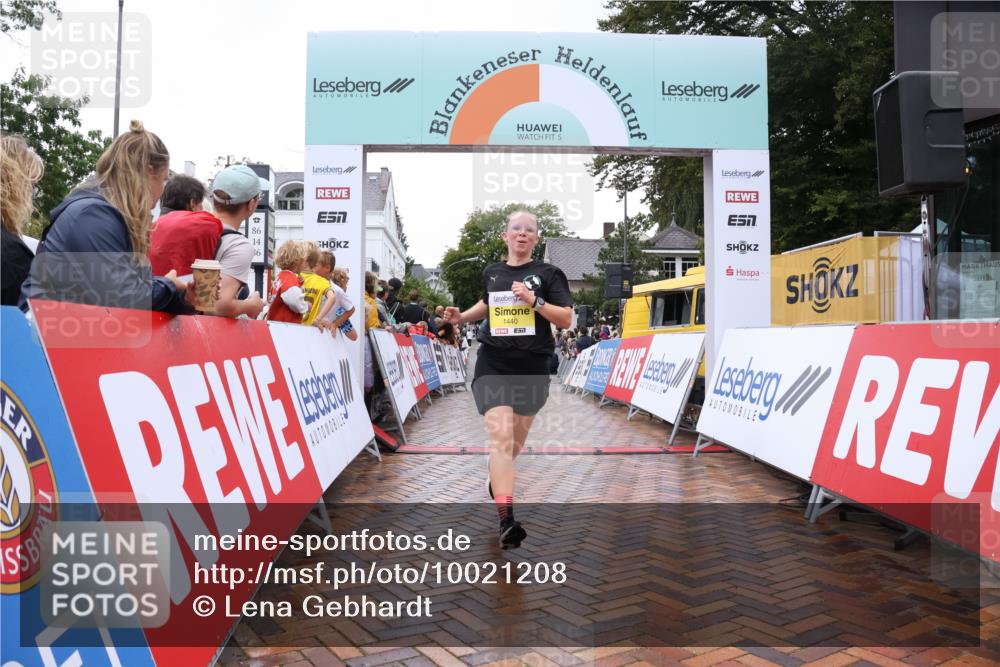 30.08.2026 - Blankeneser Heldenlauf Lena Gebhardt http://msf.ph/oto/10021208 30.08.2026 09:48:27 Ziel 1019, 1440, 1569, 1570, 1776 meine-sportfotos.de