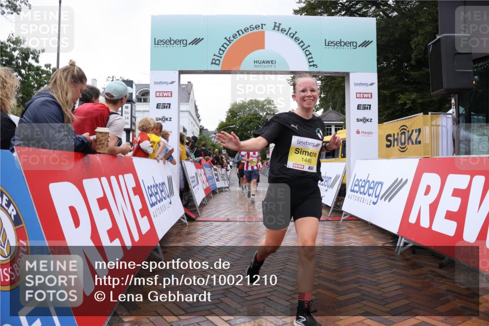 30.08.2026 - Blankeneser Heldenlauf Lena Gebhardt http://msf.ph/oto/10021210 30.08.2026 09:48:28 Ziel 1019, 1440, 1558, 1559, 1569, 1570, 1776 meine-sportfotos.de
