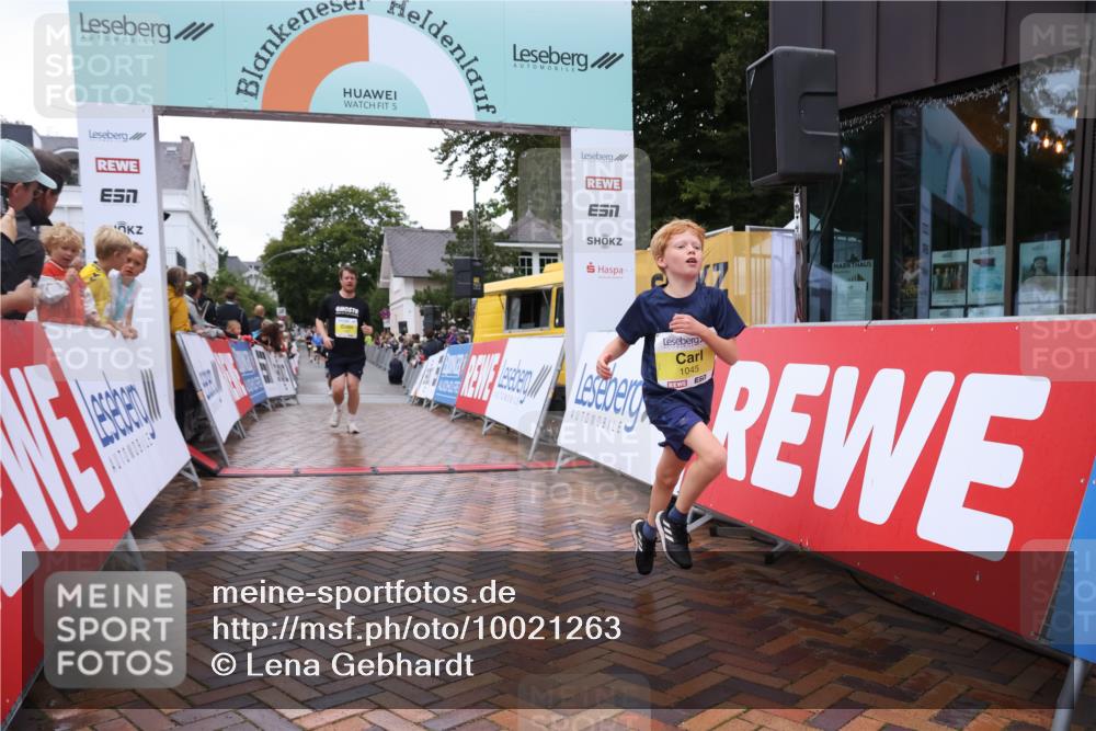 30.08.2026 - Blankeneser Heldenlauf Lena Gebhardt http://msf.ph/oto/10021263 30.08.2026 09:48:45 Ziel 1045, 1507, 1615, 3568, 3569 meine-sportfotos.de