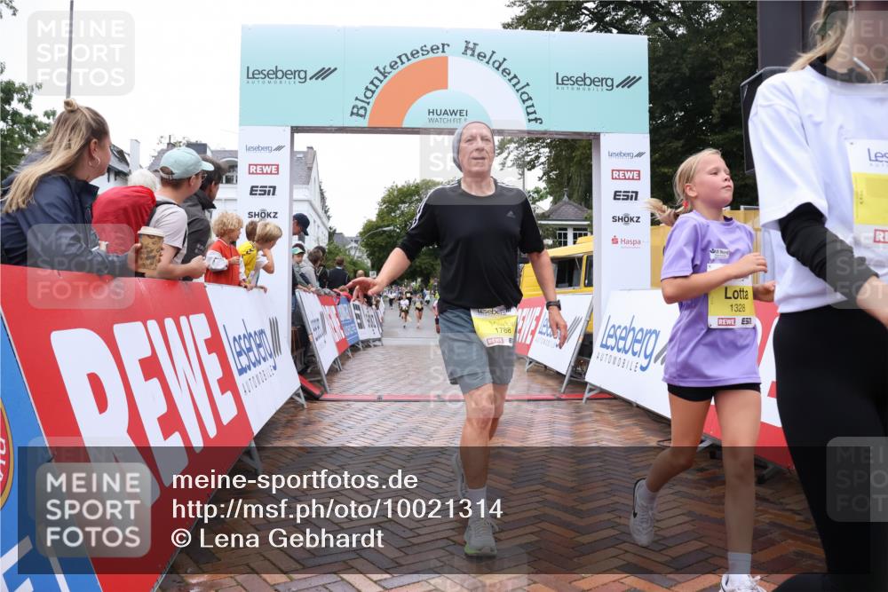 30.08.2026 - Blankeneser Heldenlauf Lena Gebhardt http://msf.ph/oto/10021314 30.08.2026 09:49:02 Ziel 1046, 1229, 1232, 1233, 1280, 1328, 1372, 1555, 1720, 1726, 1788 meine-sportfotos.de