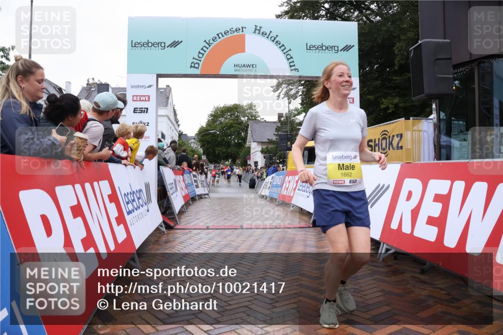 30.08.2026 - Blankeneser Heldenlauf Lena Gebhardt http://msf.ph/oto/10021417 30.08.2026 09:49:35 Ziel 1537, 1538, 1660, 1662 meine-sportfotos.de